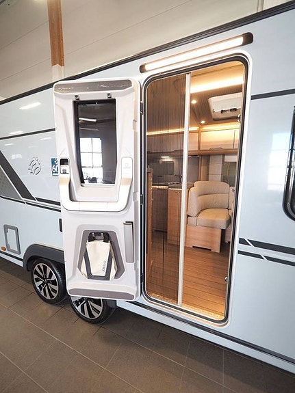 Knaus Südwind 650 UX 60 Year Mässerbjudande 2559:-/mån I ALDE I Queenbed 16 of 16