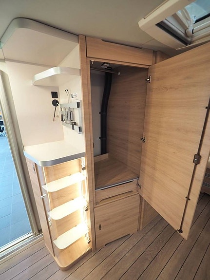 Knaus Südwind 650 UX 60 Year Mässerbjudande 2559:-/mån I ALDE I Queenbed 13 of 16