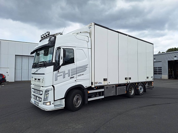 Volvo FH 6x2 Skåpbil