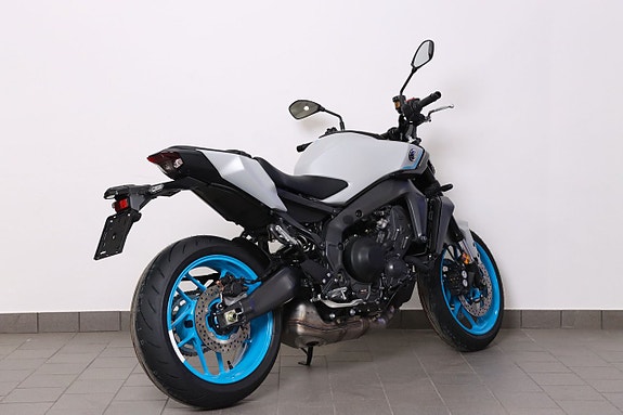 Yamaha MT-09 3 of 14