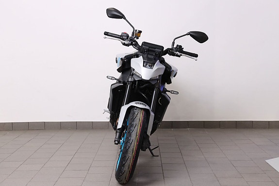 Yamaha MT-09 6 of 14