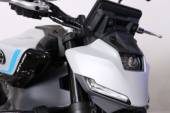 Yamaha MT-09 9 of 14