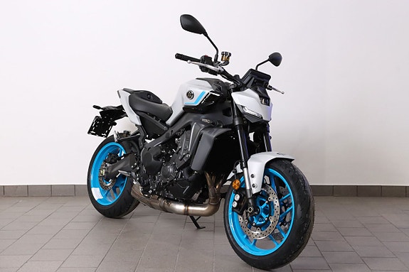 Yamaha MT-09 2 of 14