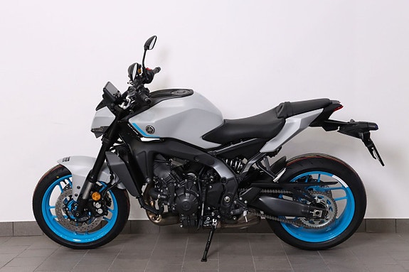 Yamaha MT-09 4 of 14