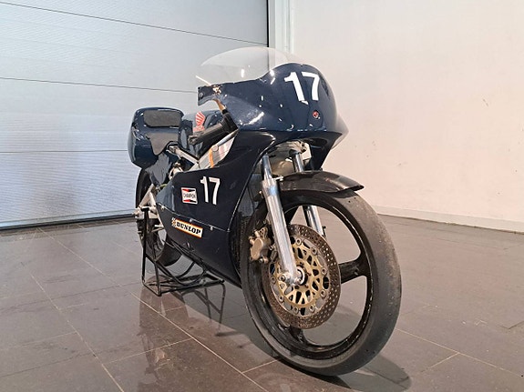 Honda RS125R NF4 2 of 4