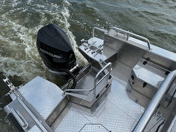 UMS 700HT med Mercury V6 225hk - HYTTBÅT MED STORA INNERMÅTT 5 of 9