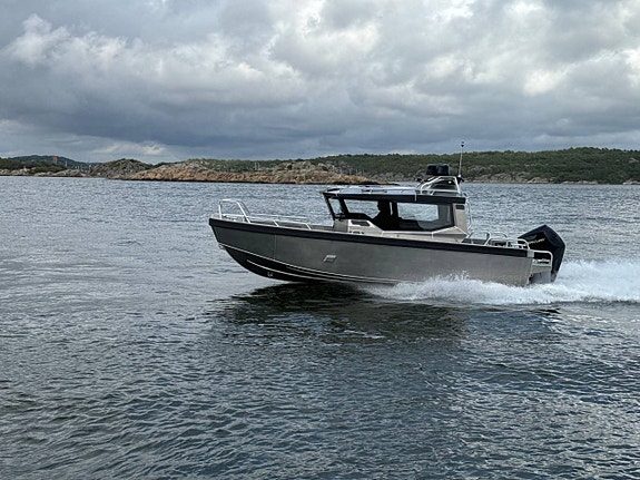 UMS 700HT med Mercury V6 225hk - HYTTBÅT MED STORA INNERMÅTT 2 of 9