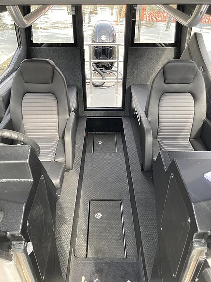 UMS 700HT med Mercury V6 225hk - HYTTBÅT MED STORA INNERMÅTT 9 of 9