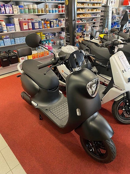 Yadea M6L - ELMOPED 45 KM/H - I LAGER