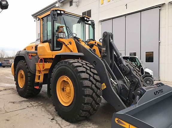 Volvo L120H Uthyres/For Rental 2 of 2