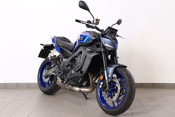 Yamaha MT-09 2 of 14
