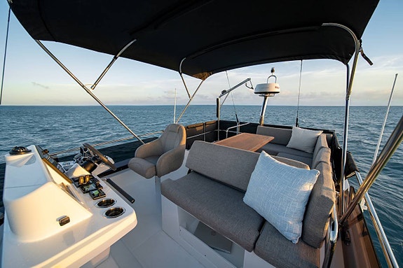 Beneteau Swift Trawler 37 FLY | Cannes Yachting Festival 4 of 12