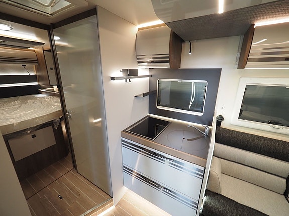 Ci Magis 67 XT  Mässerbjudande I AUT I Solcell I Queenbed 8 of 18