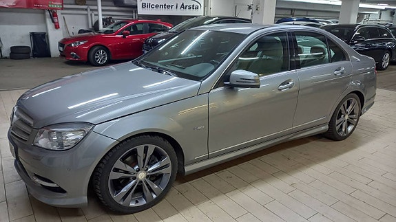 Mercedes-Benz C180 2 of 5
