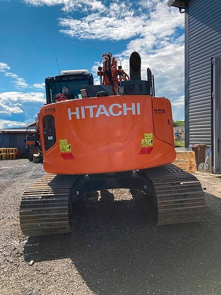Hitachi ZX 135 US-6 3 of 8
