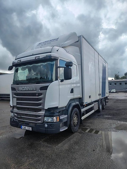 Skåpbil Scania R450 6x2*4