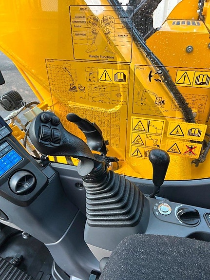 Komatsu PC138US-11 6 of 11