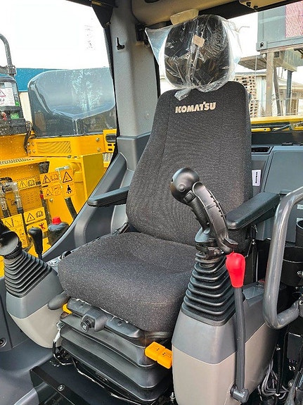Komatsu PC138US-11 5 of 11