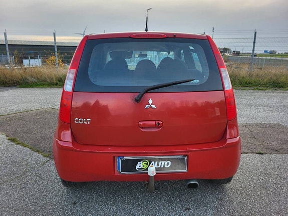 Mitsubishi Colt 6 of 11