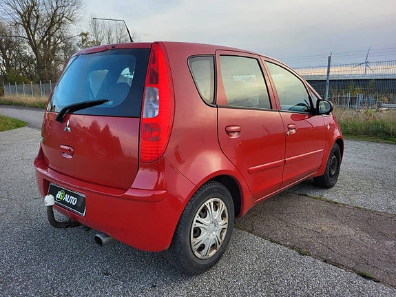 Mitsubishi Colt 7 of 11