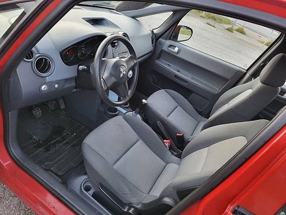 Mitsubishi Colt 11 of 11