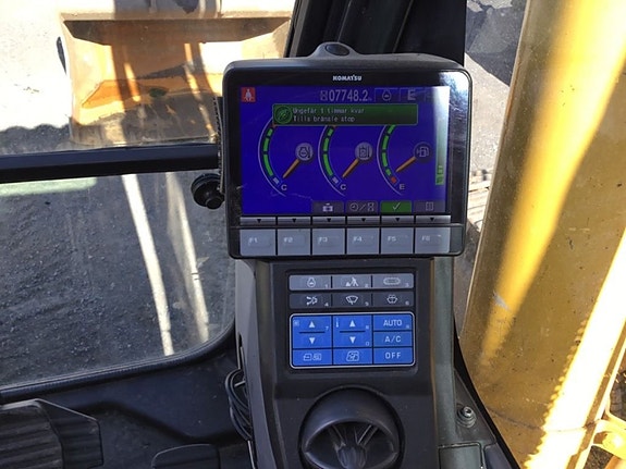 Komatsu PC290LC-10 8 of 10
