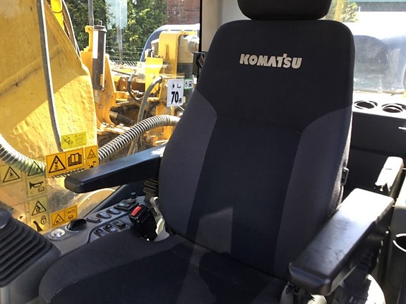 Komatsu PC290LC-10 6 of 10