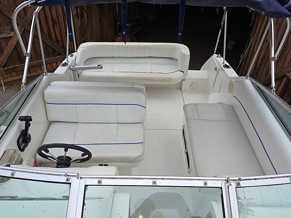 Sea Ray Sundancer 240 3 of 6