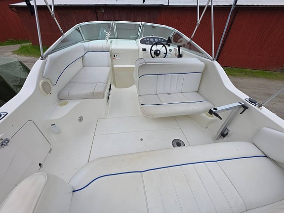 Sea Ray Sundancer 240 4 of 6