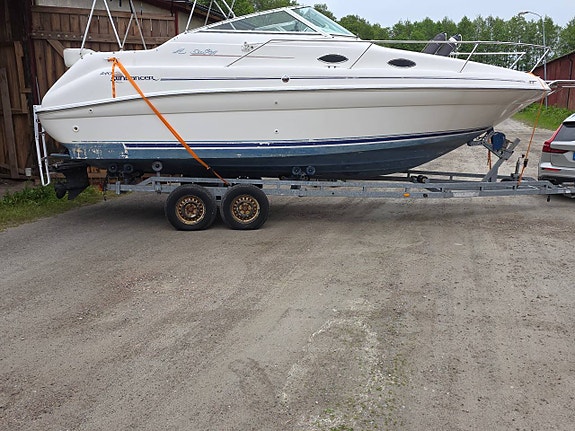 Sea Ray Sundancer 240