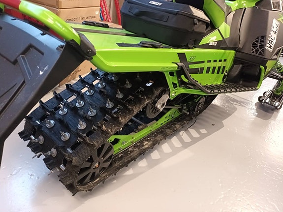 Arctic Cat ZR600 R-XC ES 137" Catalyst 2024 2 of 3