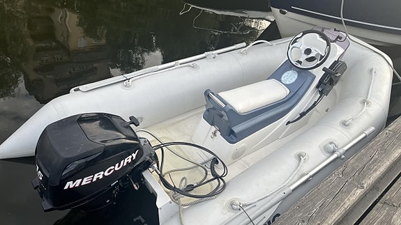 RIB Brig Falcon 330s med Mercury F15 -09 - Ink vagn