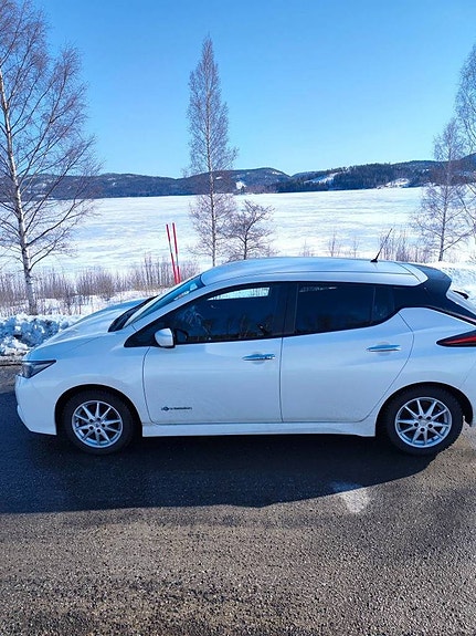 Nissan Leaf 2 of 4