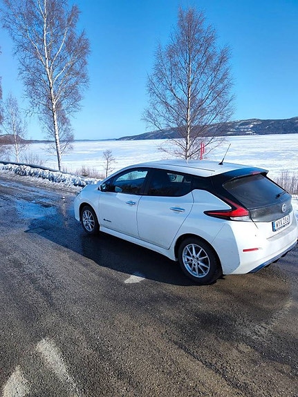 Nissan Leaf 3 of 4