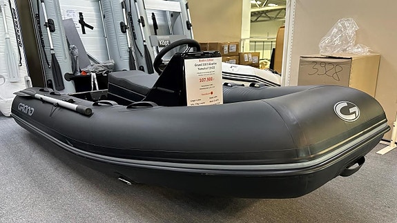 Grand 330 S Jockey -23 med Mercury F15 Elstart -25