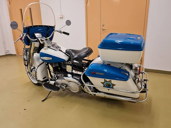 Harley-Davidson Electra Glide Police  FLH 13 of 16