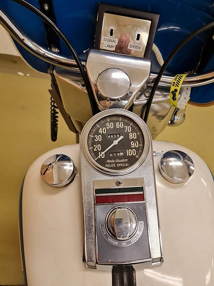 Harley-Davidson Electra Glide Police  FLH 11 of 16