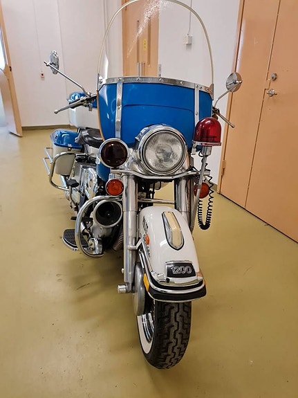 Harley-Davidson Electra Glide Police  FLH 3 of 16