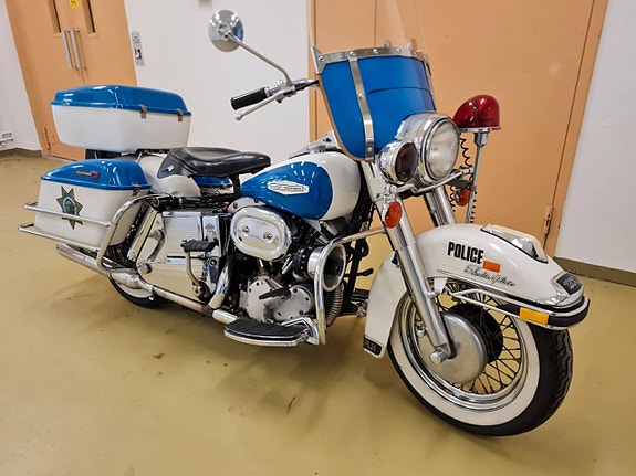 Harley-Davidson Electra Glide Police  FLH 2 of 16