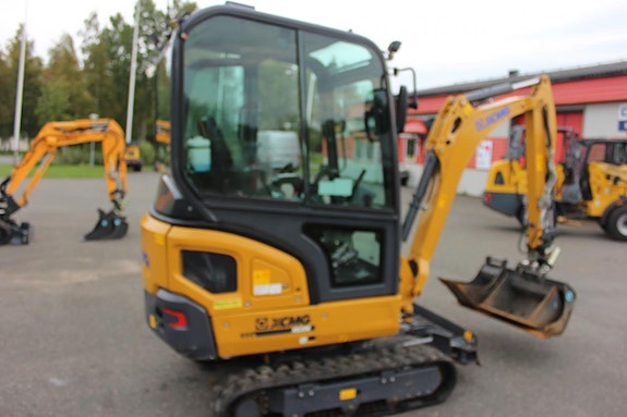 Demo minigrävare XCMG 2tons med hydraulisk tiltfäste 6 of 6