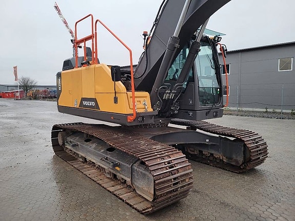 Volvo EC 220 E L , Begagnad SÄLJES 9 of 24