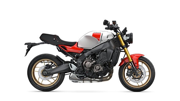 Yamaha XSR900 2 of 4