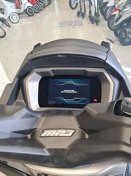 Piaggio MP3 530 Sport Advanced, omgående leverans 9 of 12