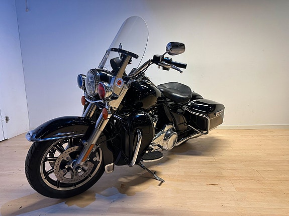 Harley-Davidson FLHP Road King Police 3 of 4