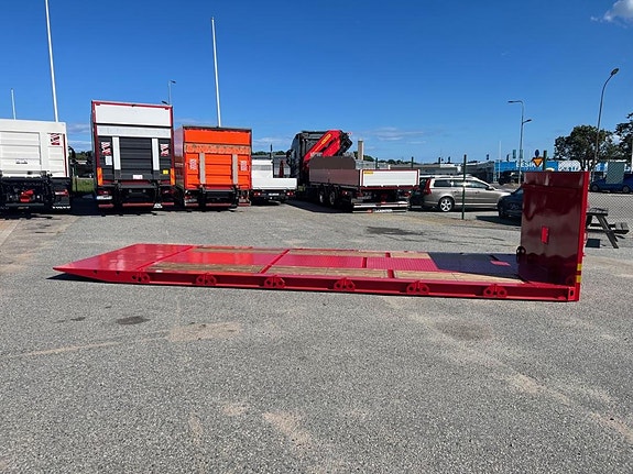 Bilcenter Flaket- Maskinflak Omvänd ramp & Stegar