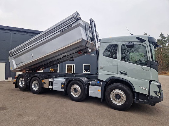 SÖKER NYARE LASTBILAR