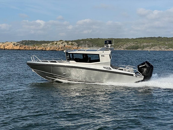 UMS 800HT / CAB - REJÄL HYTTBÅT I 100% ALUMINIUM