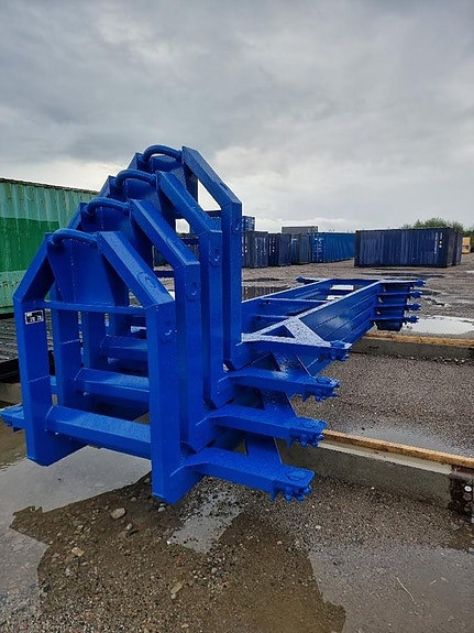 Lastväxlarram med containerfästen