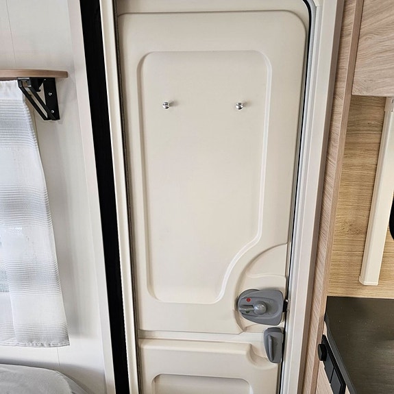 Caravelair Alba 496  Family Ny 23 of 30