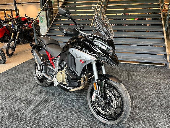Ducati Multistrada  V4 S Radar Demo 3 of 6